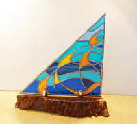 Triangular Flemish glas on rare Australian Banksia wood